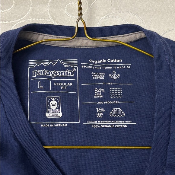 Patagonia Dark Blue Graphic Men's Tee Size Large 100% Cotton. - Picture 6 of 8
